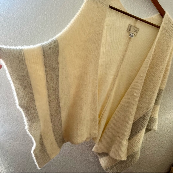 Saturday Sunday Anthropologie Eyelash Striped Batwing Poncho Sweater Size OS - Picture 8 of 10